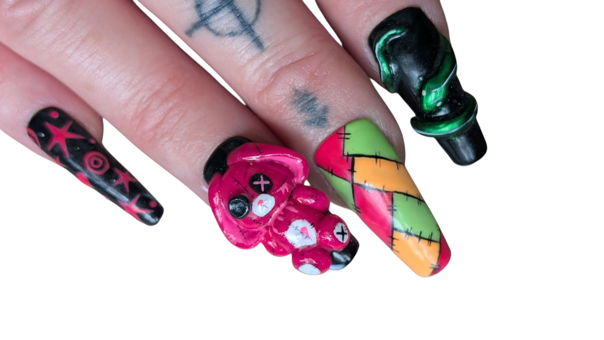 Pretty Twisted | 3D Press on Nails