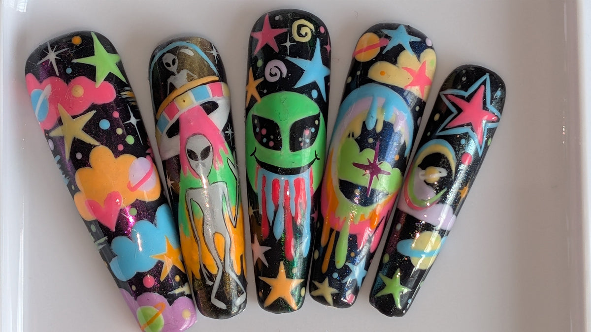Alien Invasion | Press On Nails